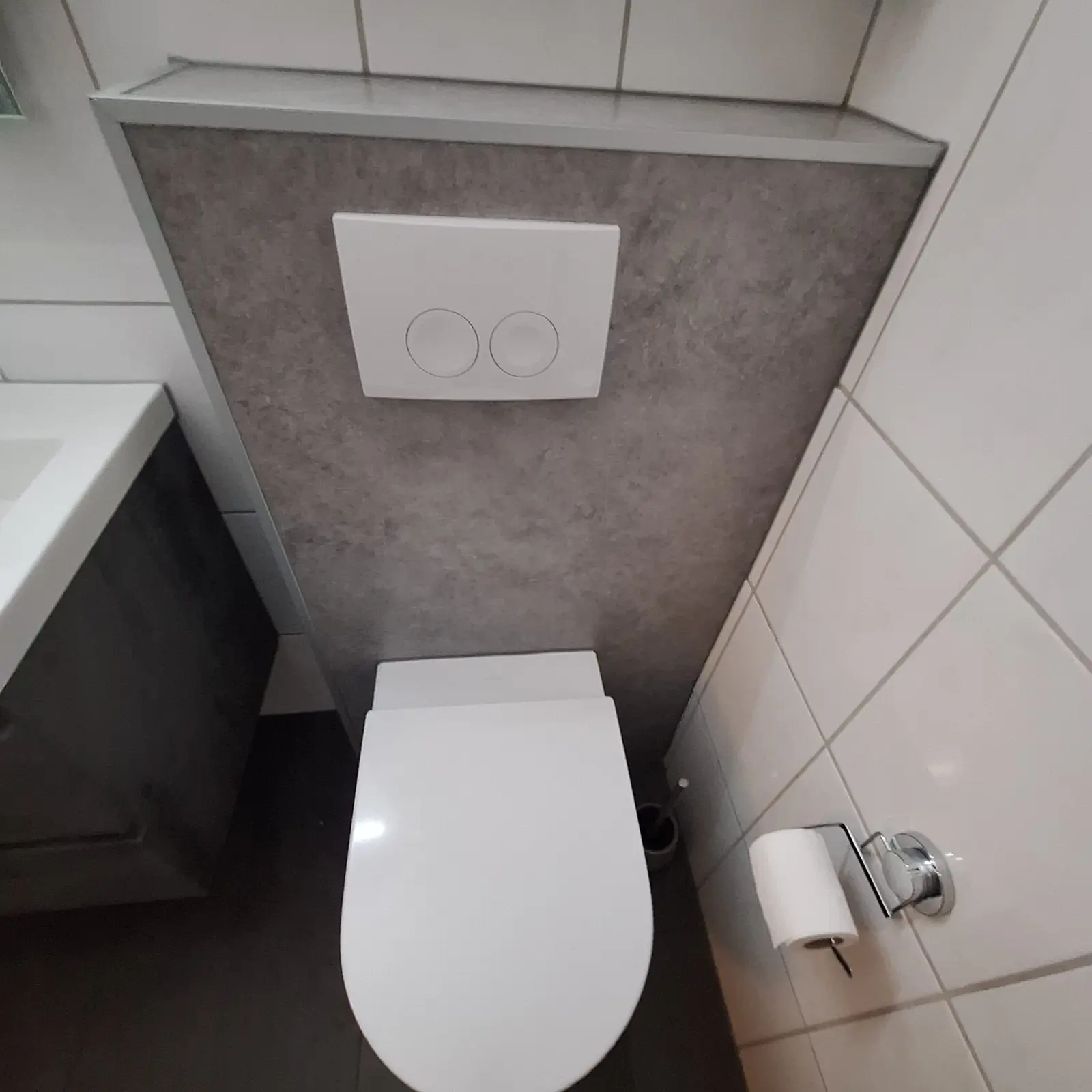 Marmerlook badkamer na renovatie