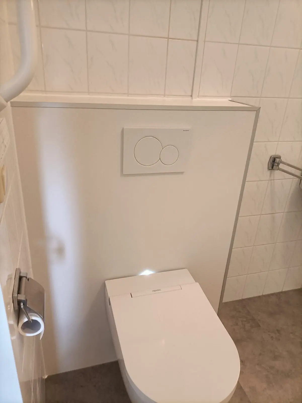 Marmerlook badkamer na renovatie