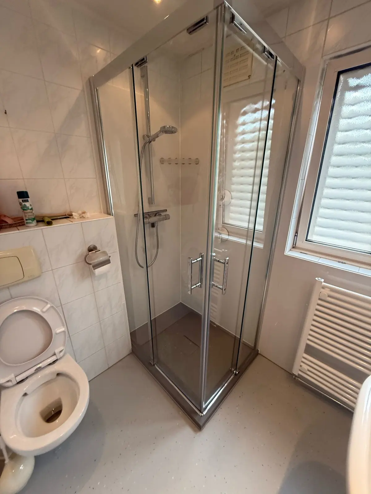 Marmerlook badkamer voor renovatie