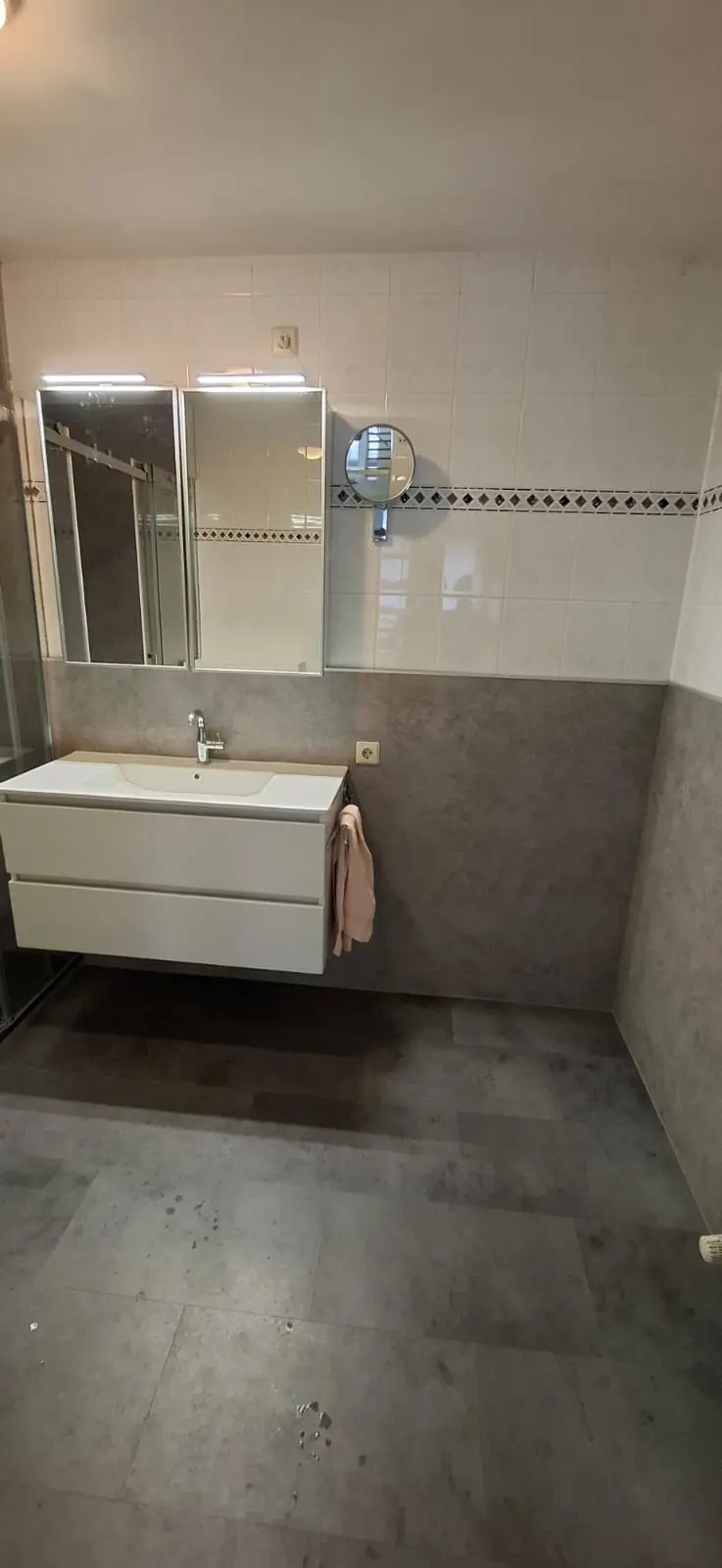 Marmerlook badkamer voor renovatie