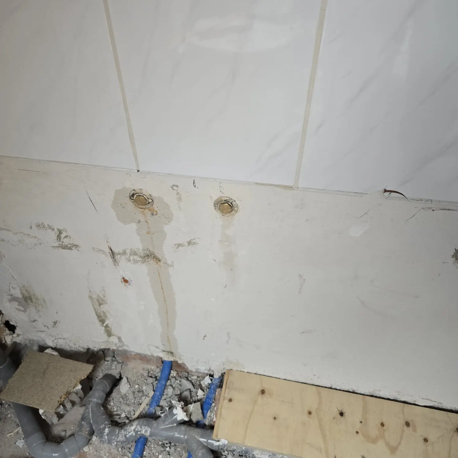 Marmerlook badkamer voor renovatie